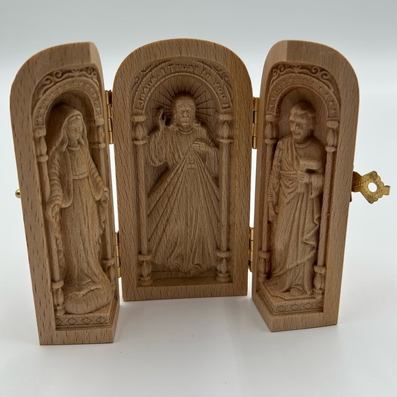 1785- Catholic Altar Religious Portable Holy Family Hand Carved Wood Box NWT - Picture 1 of 8